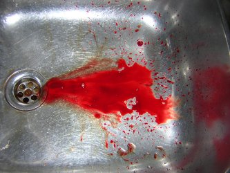 real Blood - Hinweise bitte an die nächste Polizeidienststelle