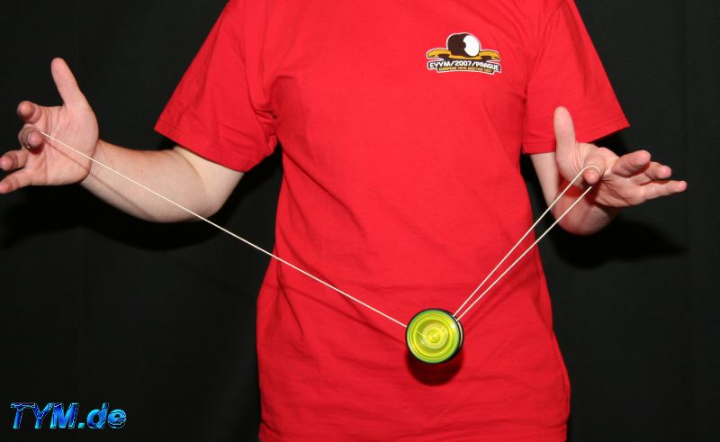 Yo-Yo Trick Man on flying Trapeze - MOFT 1