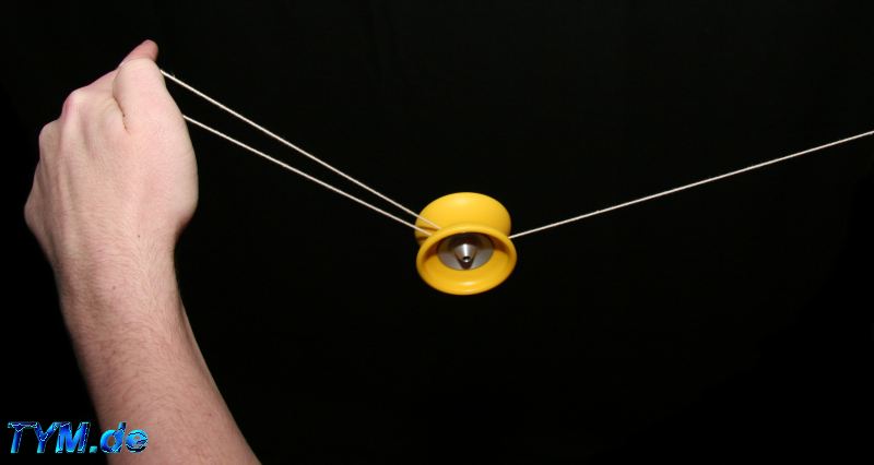 Yo-Yo Trick Man on flying Trapeze - MOFT 2