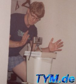 Dennis dokumentiert das Hotelzimmer